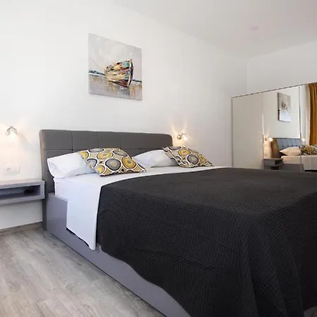 בית הארחה Sophia 3*