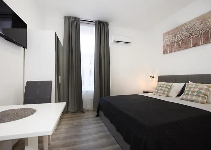 Sophia Πανσιόν Ζαντάρ